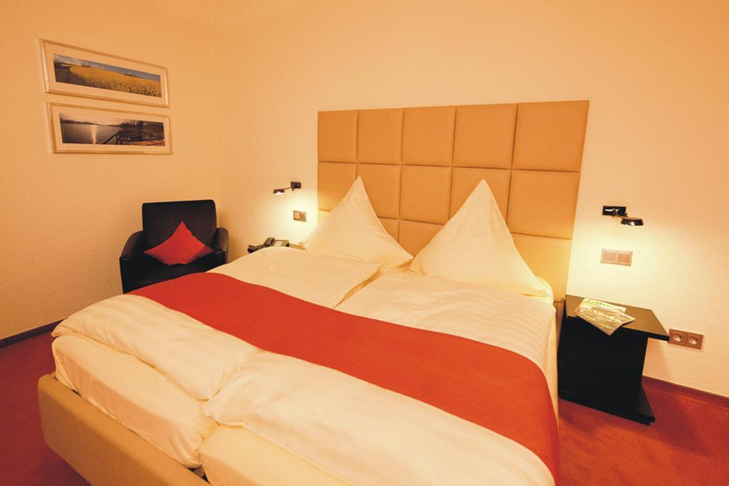Landgasthof Zur Post, Hochwaelder Radstation Kell am See Room photo
